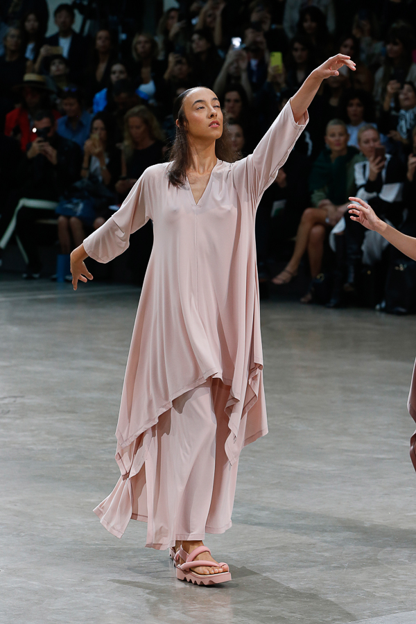 PFW: ISSEY MIYAKE Spring Summer 2020 Womenswear Collection